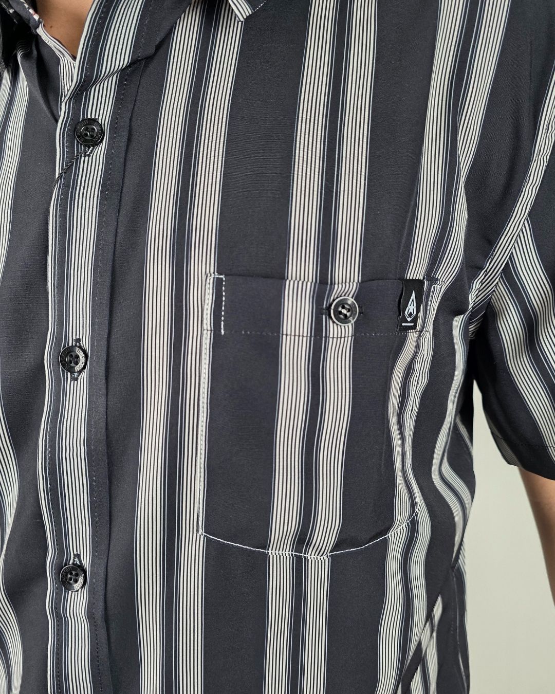 CAMISA BLACKOUT NEGRA PARA CABALLERO