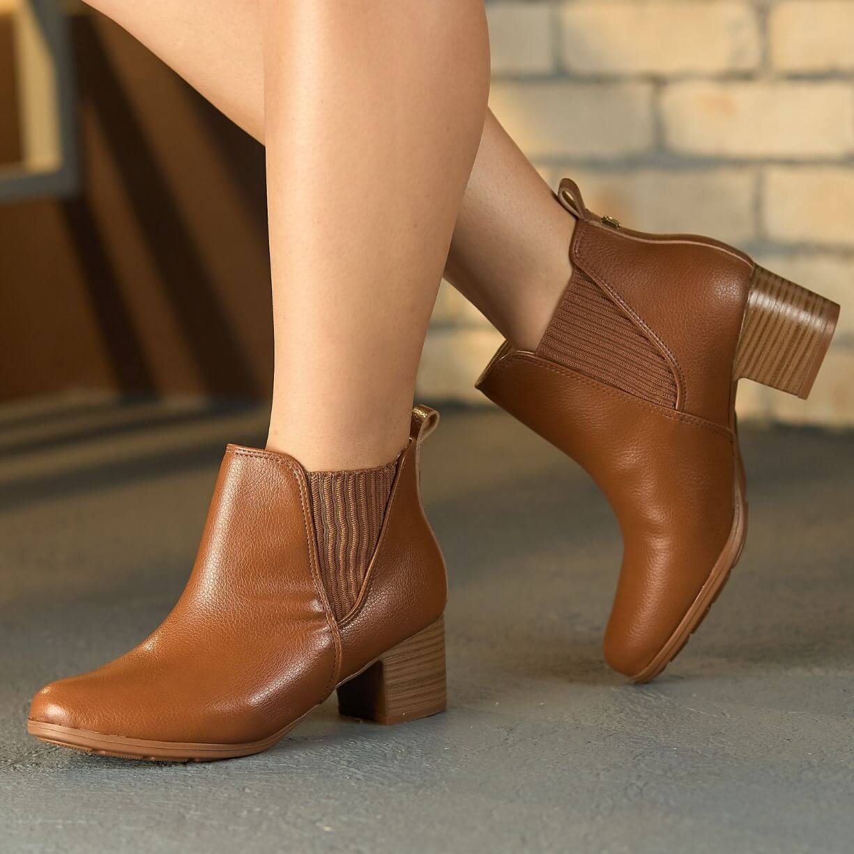BOTA MODARE CARAMELO