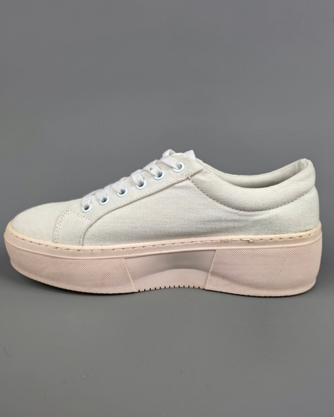 TENNIS LEVIS MUJER BLANCA PARA DAMA