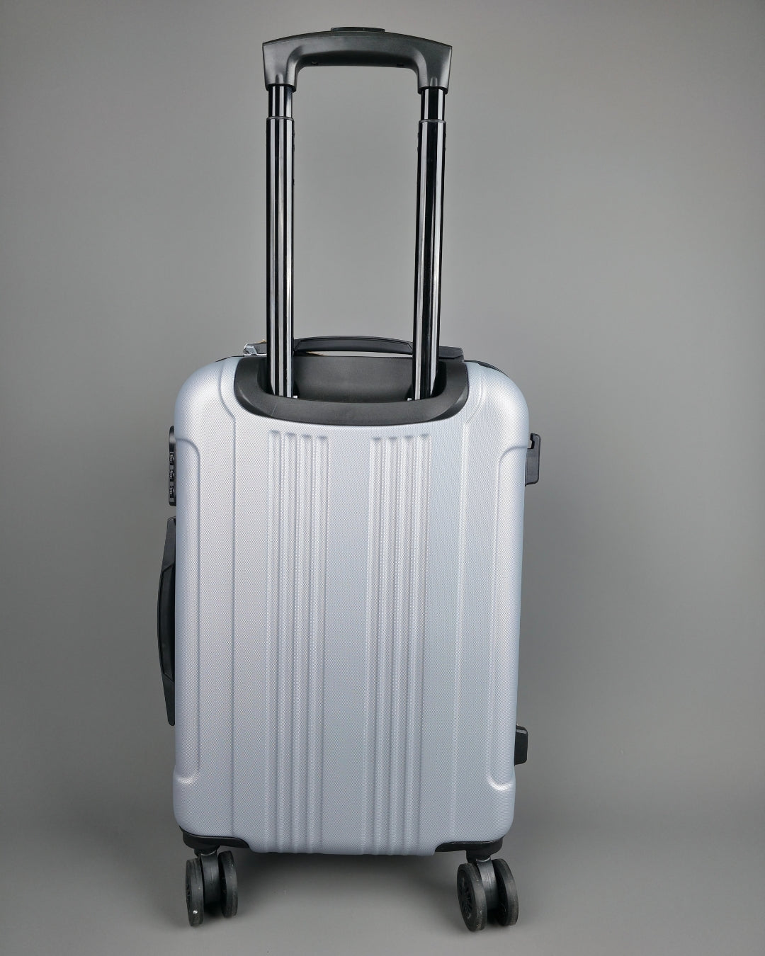 MALETA CARRY ON KENNETH COLE PLATEADA