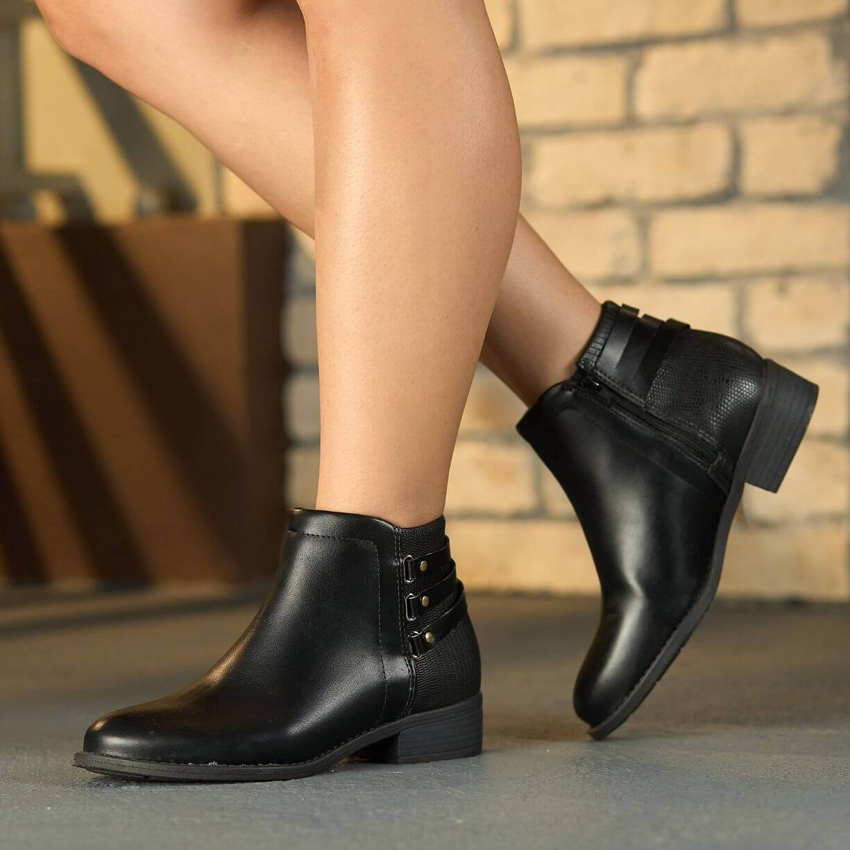 BOTA MODARE NEGRA