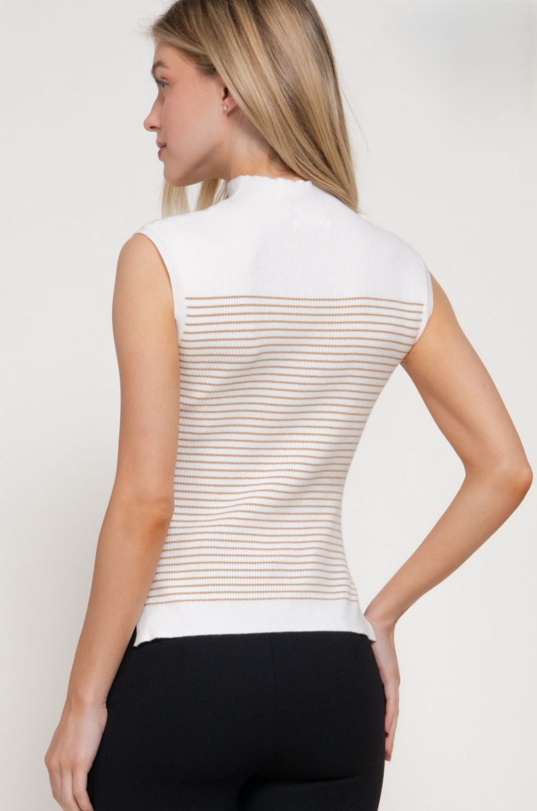 BLUSA ACTIVE CUELLO ALTO