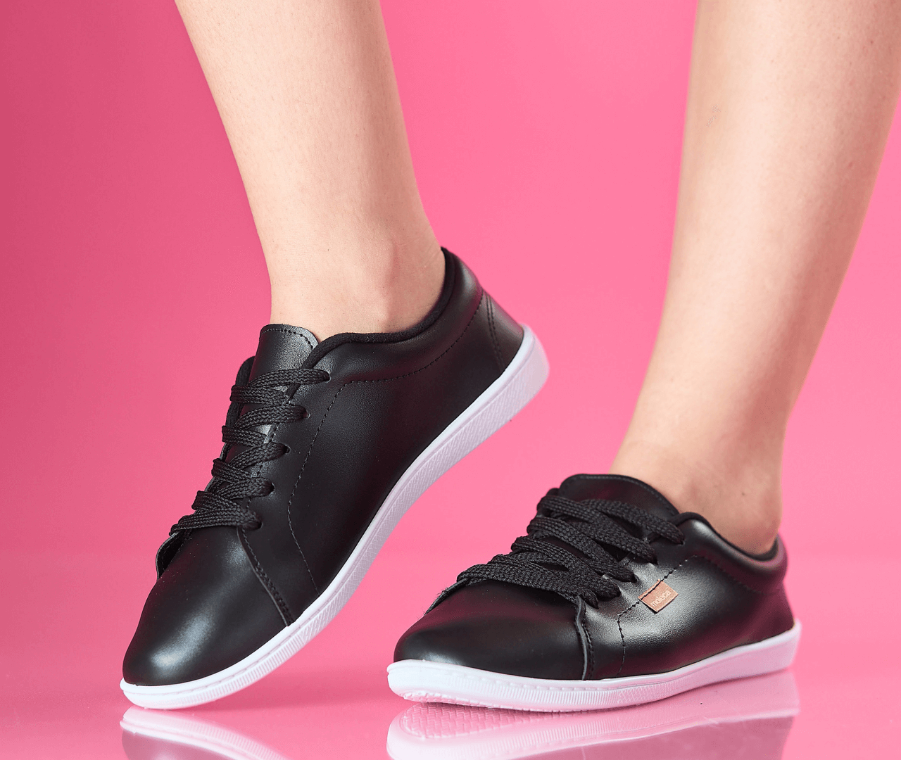 TENNIS MOLECA NEGRA PARA DAMA