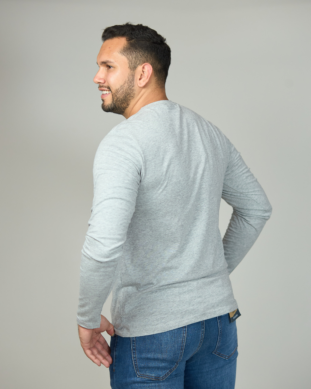 CAMISETA US POLO ASSN GRIS ESTAMPADA PARA CABALLERO