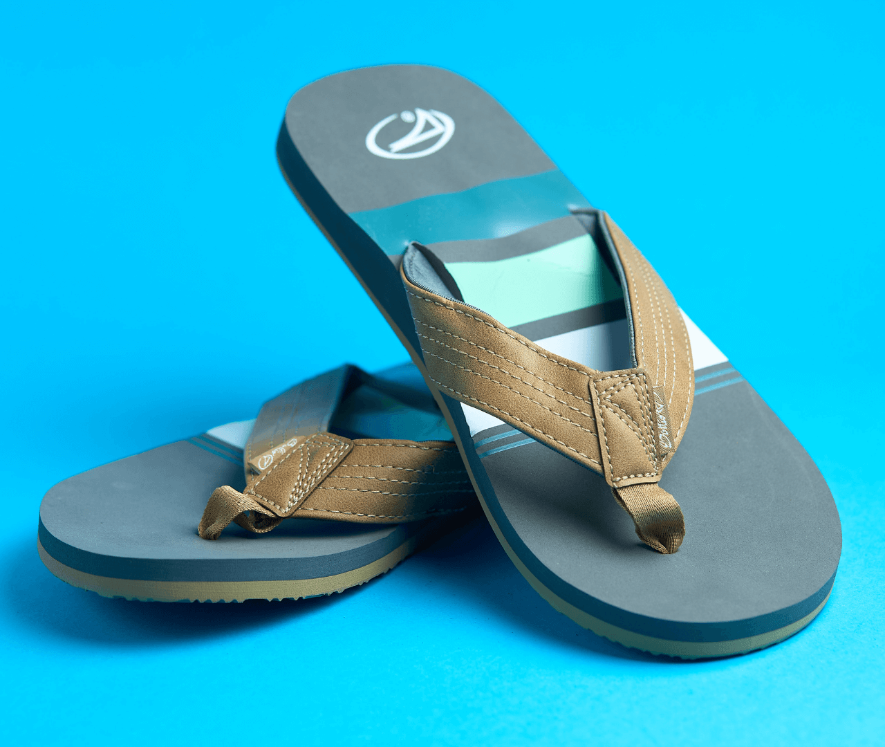 SANDALIA BOLTIO GRIS CON CAME DE HOMBRE