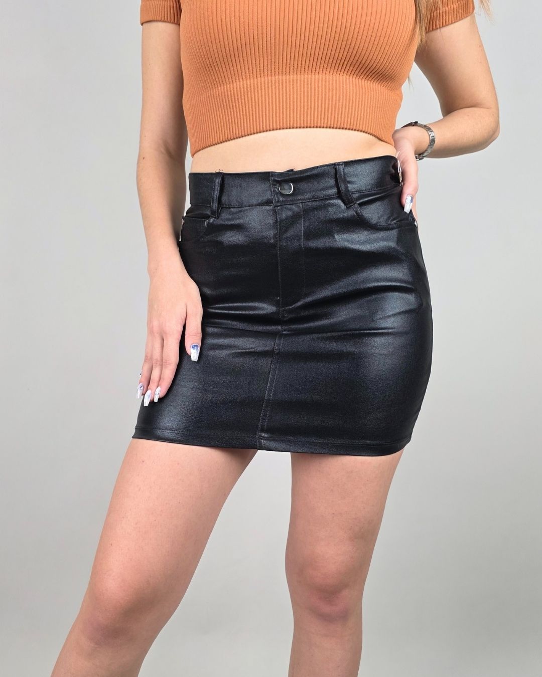 ENAGUA IRIS CUERINA NEGRA DE DAMA