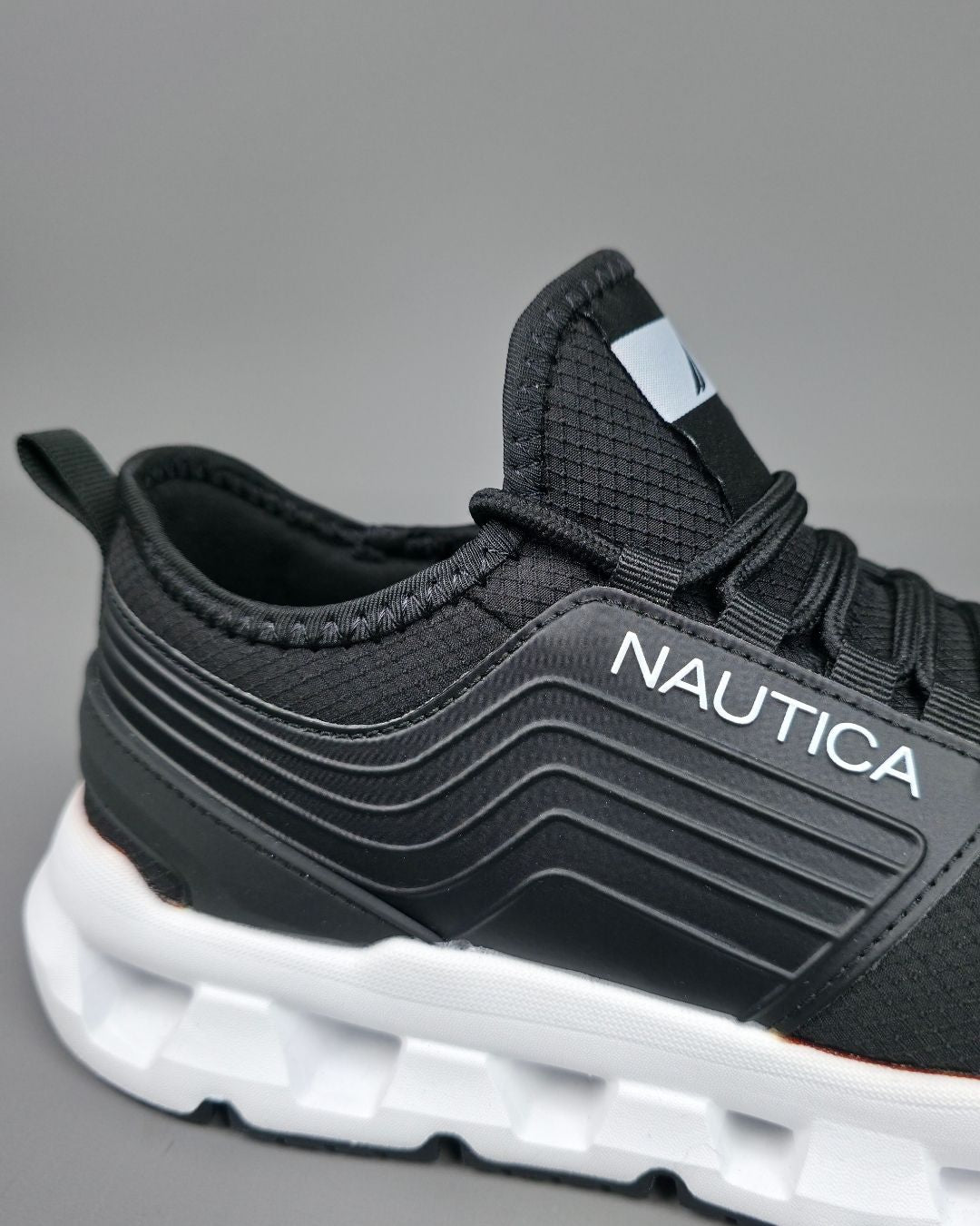 TENNIS NAUTICA DE HOMBRE NEGRAS