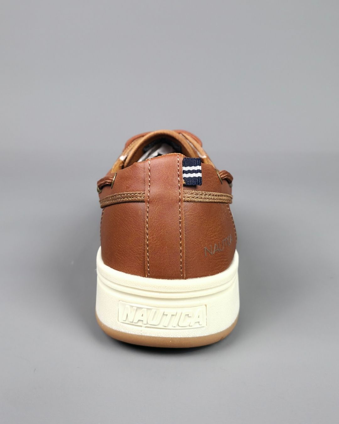 TENNIS NAUTICA DE HOMBRE CAFE