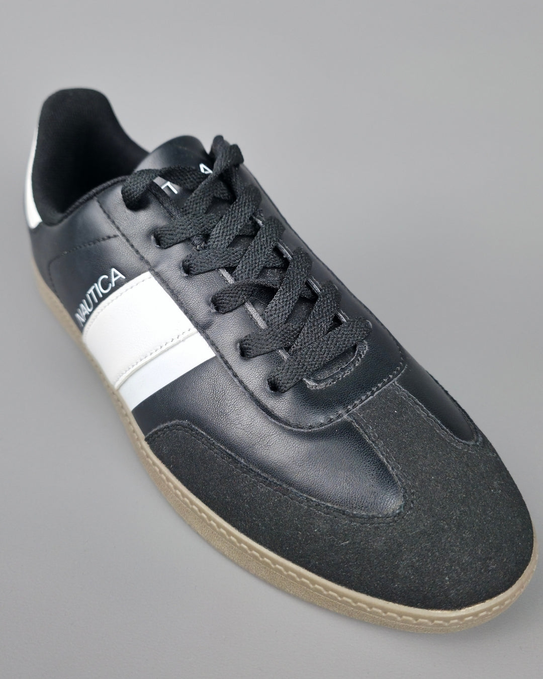 TENNIS NAUTICA NEGRO PARA CABALLERO