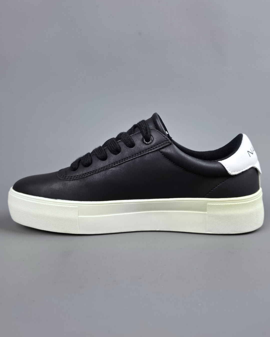 TENNIS NAUTICA NEGRAS PARA CABALLERO