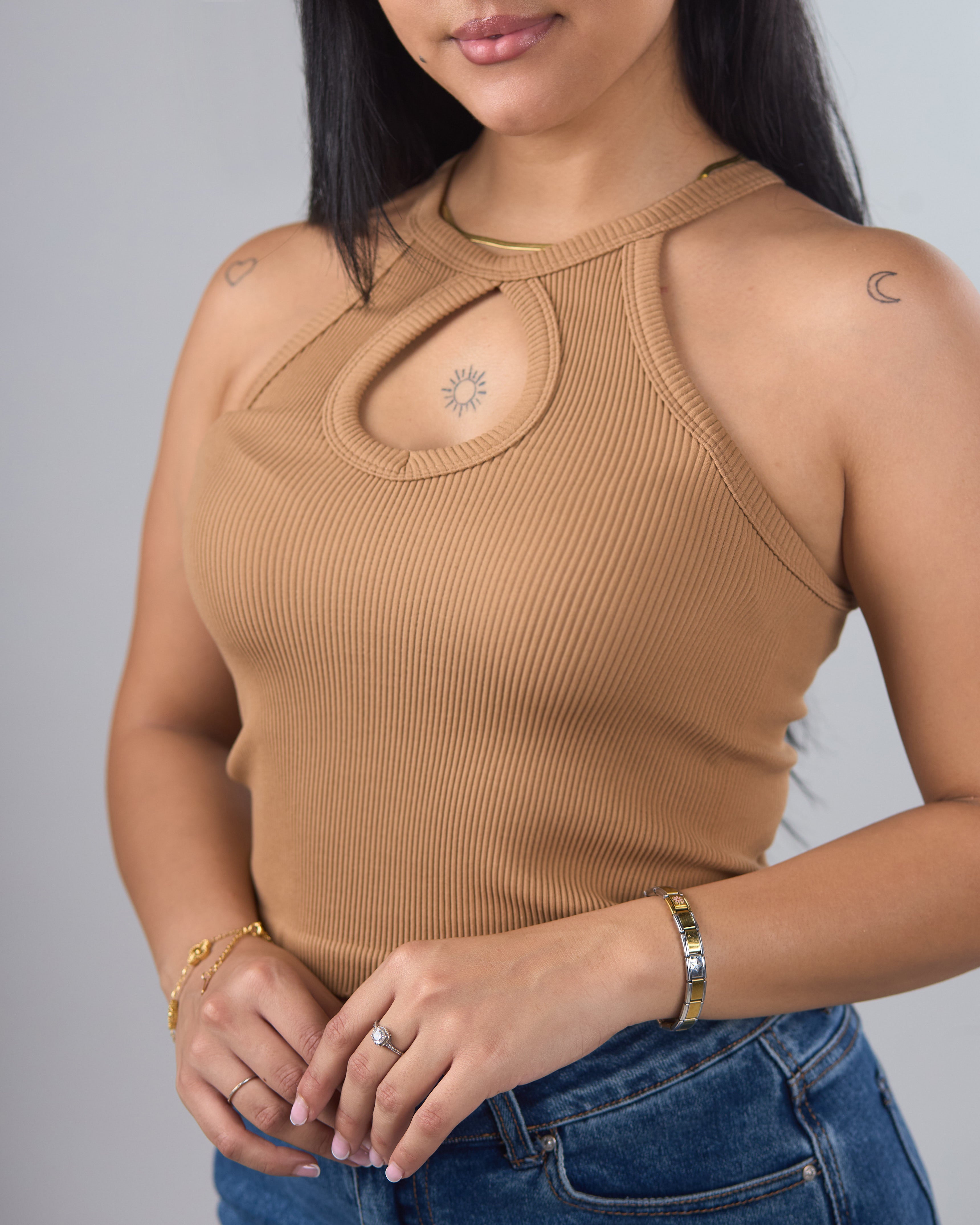 BLUSA DYNAMIC HOMBROS DESCUBIERTOS