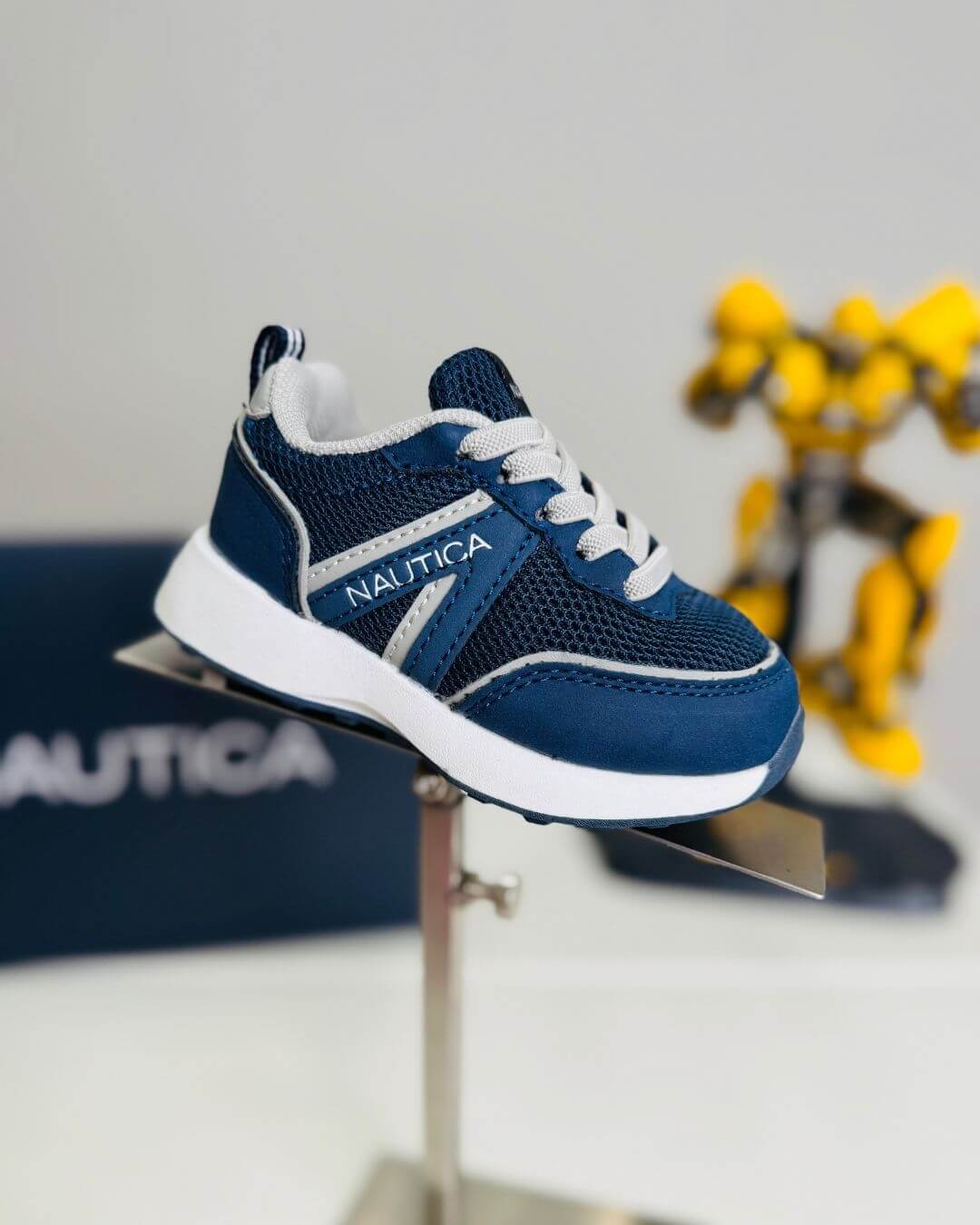 TENNIS NAUTICA AZUL OSCURO