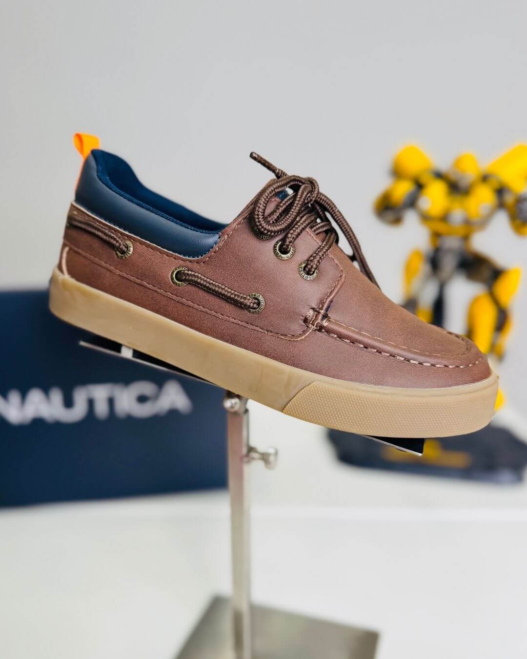 TENNIS NAUTICA CAFÉ OSCURO PARA NIÑO