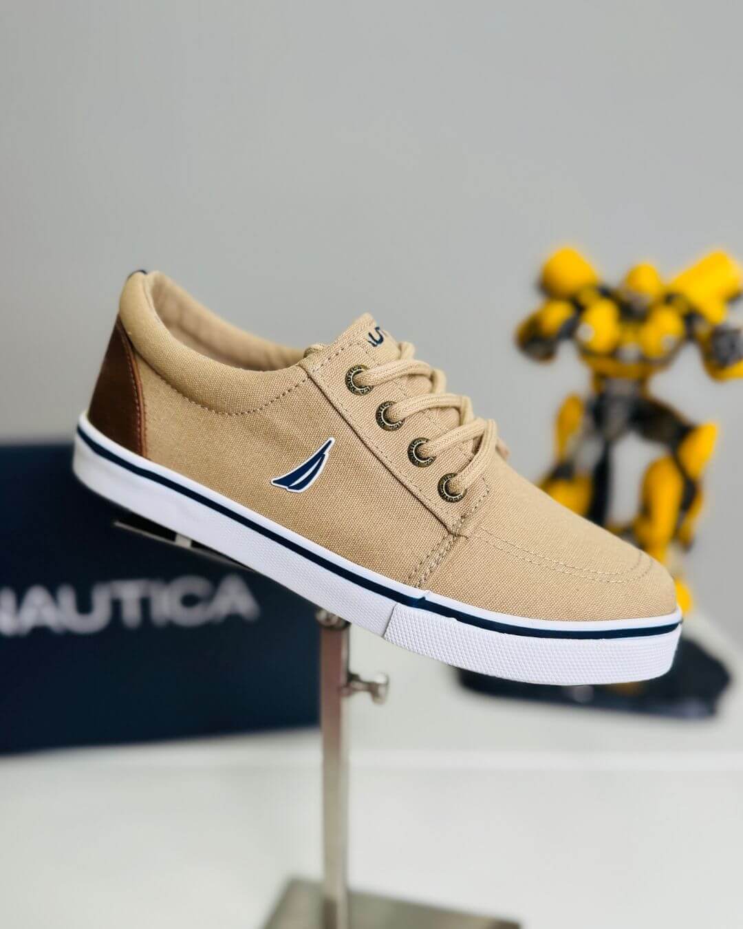 TENNIS NAUTICA BEIGE PARA NIÑO
