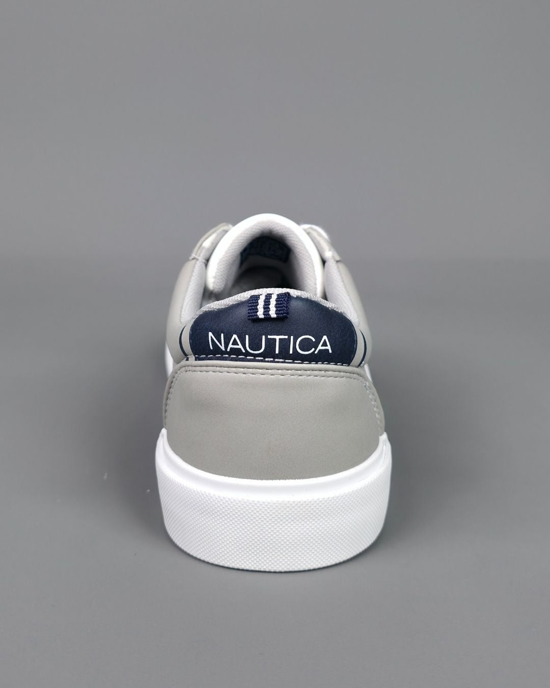 TENNIS NAUTICA DE HOMBRE GRIS