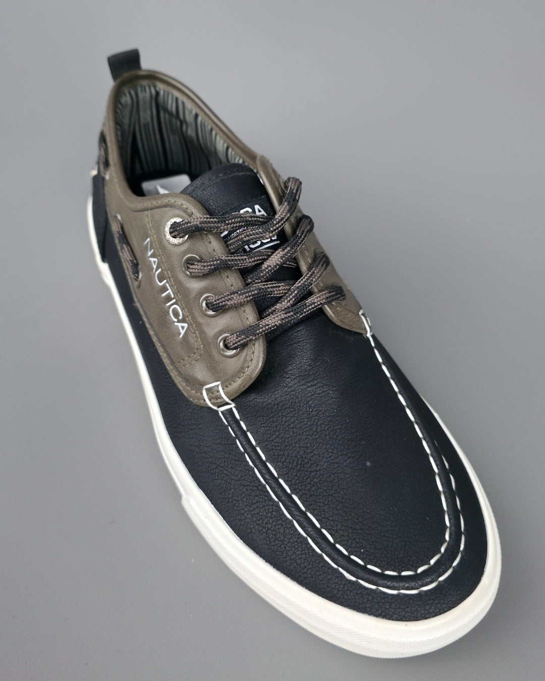 TENNIS NAUTICA NEGRA PARA CABALLERO