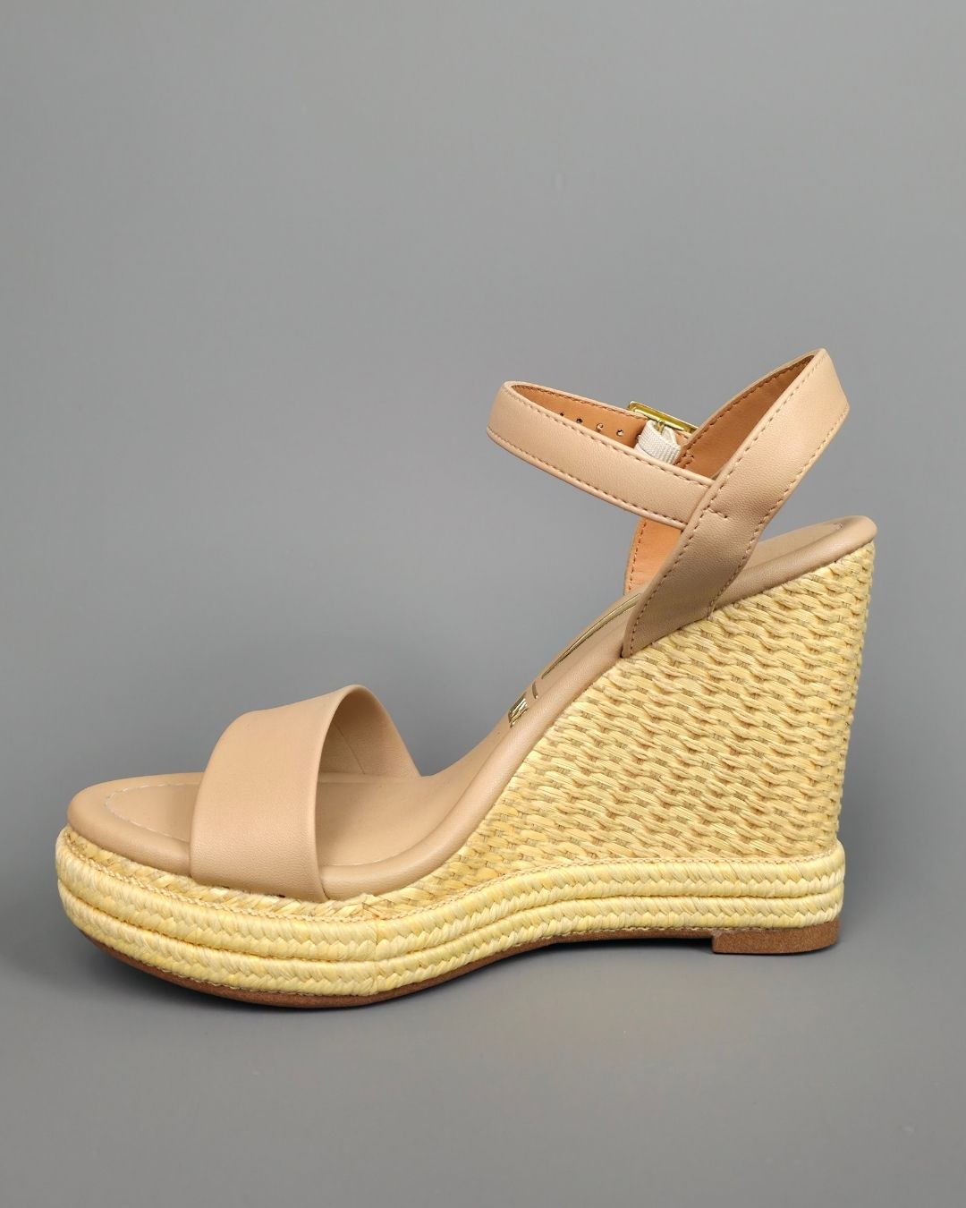 SANDALIA BEIGE VIZZANO DE PLATAFORMA PARA DAMA
