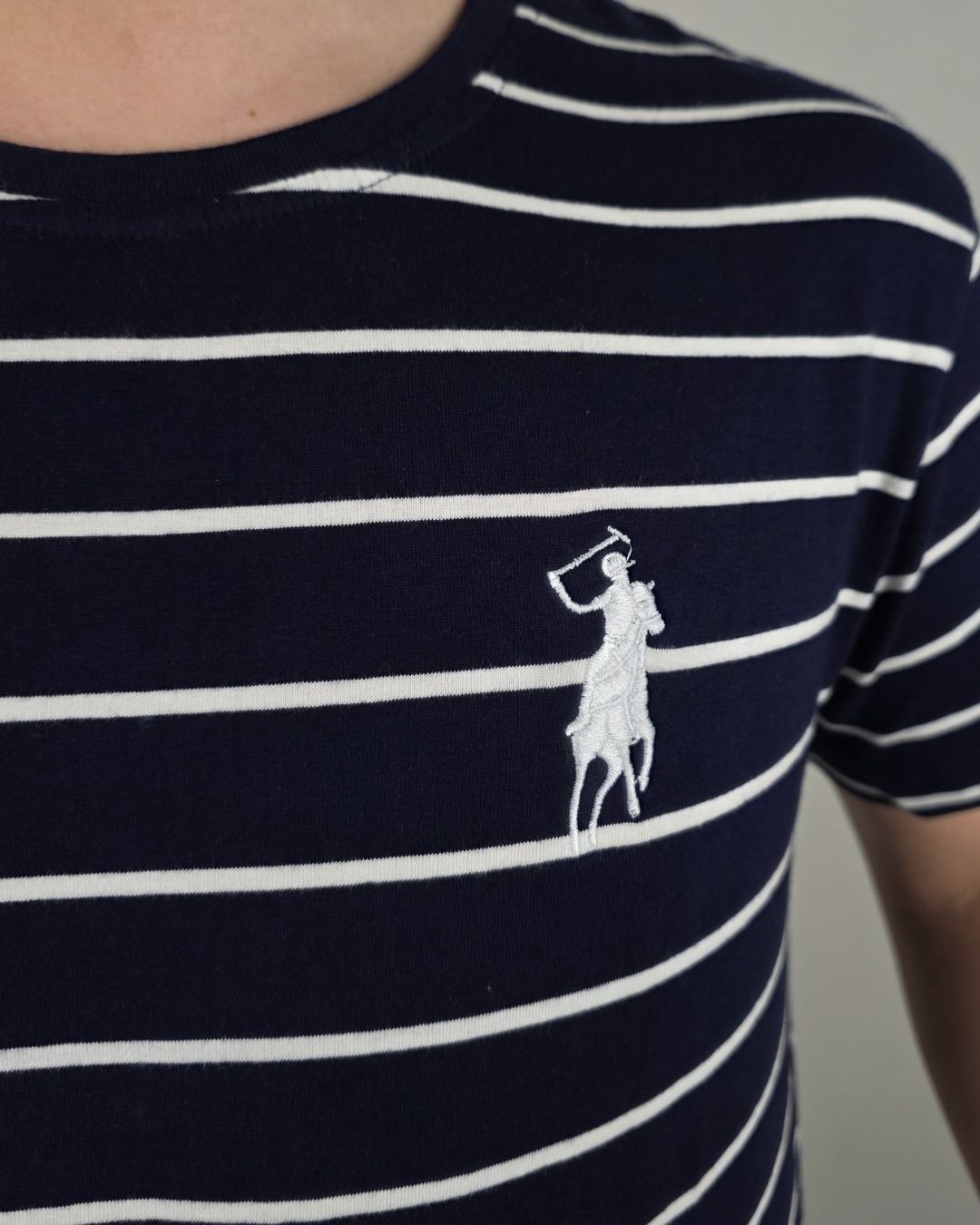 CAMISETA CAMBRIDGE POLO AZUL OSCURA CON RAYAS PARA CABALLERO