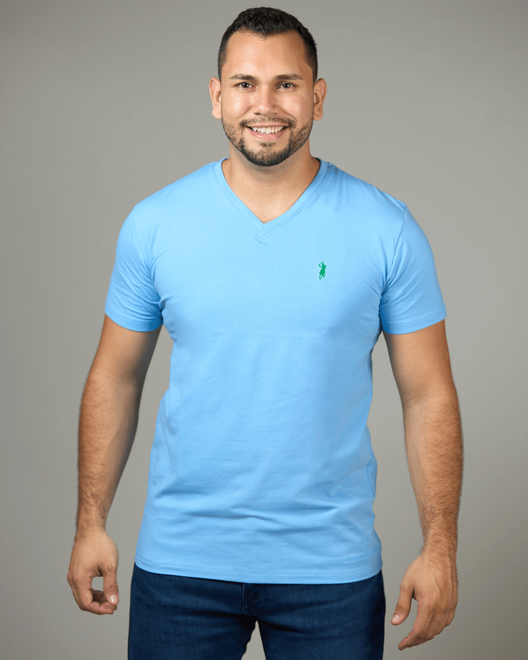 CAMISETA CAMBRIDGE POLO CELESTE CUELLO V