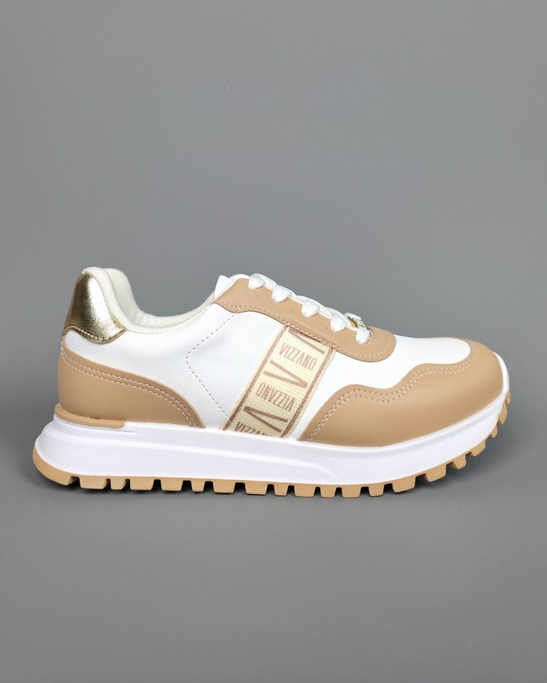 TENNIS BEIGE CON BLANCO VIZZNO DE DAMA