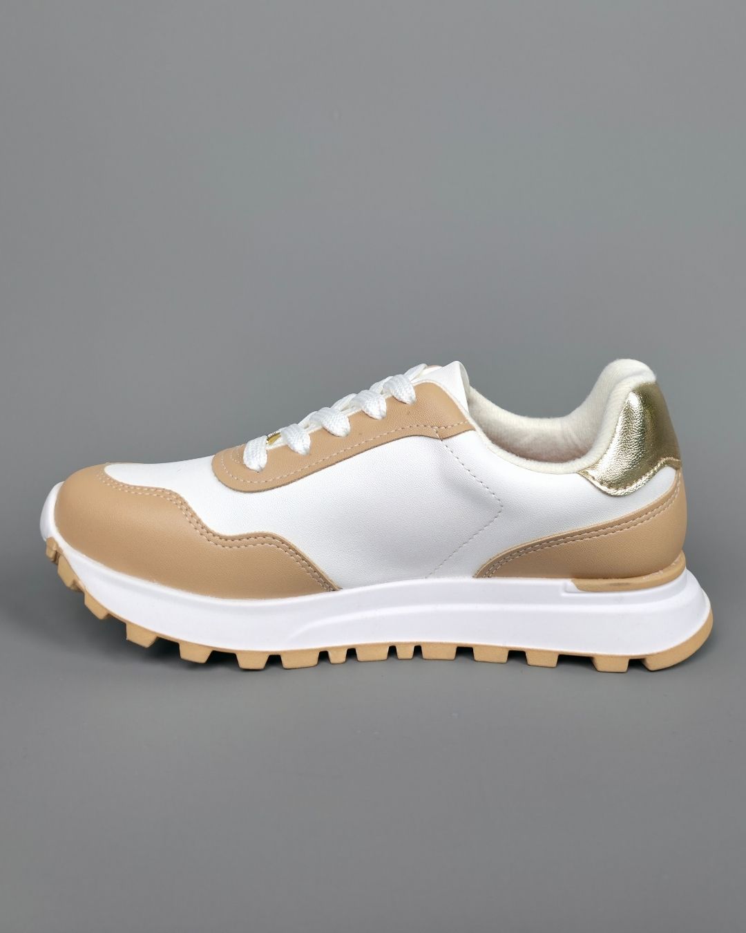 TENNIS BEIGE CON BLANCO VIZZNO DE DAMA