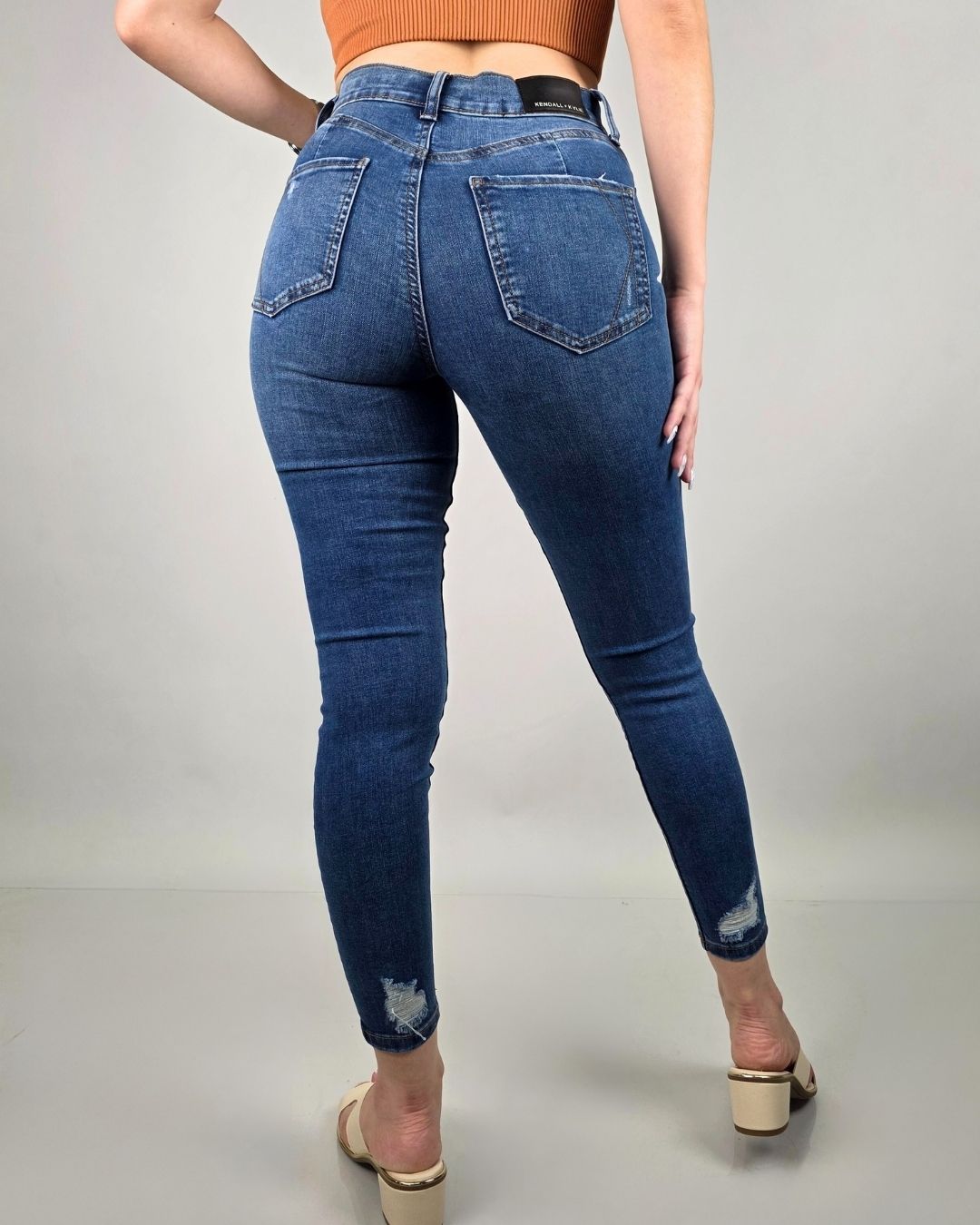 JEANS KENDALL + KYLIE AZUL PARA DAMA
