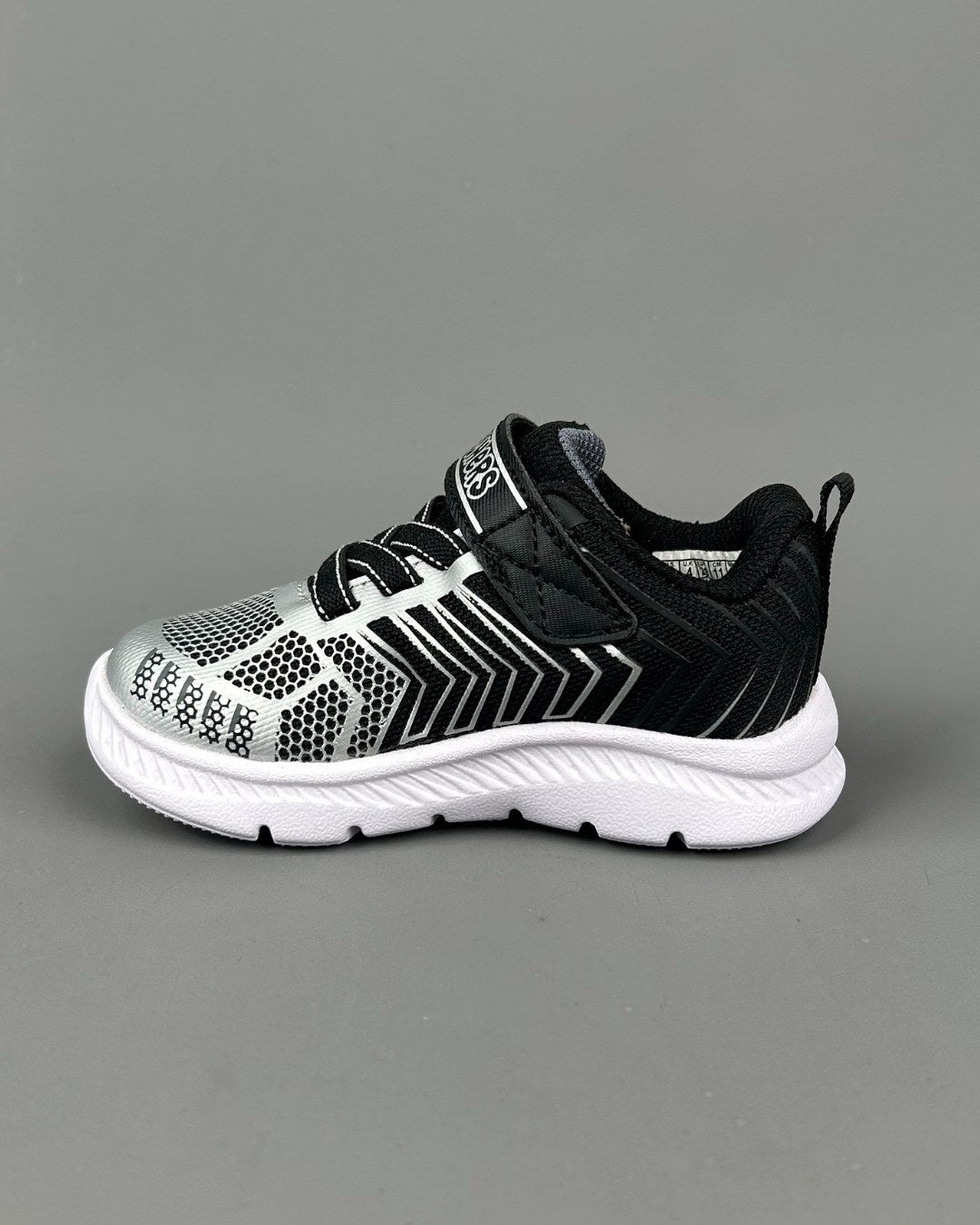 TENNIS SKECHERS GRIS PARA NIÑO