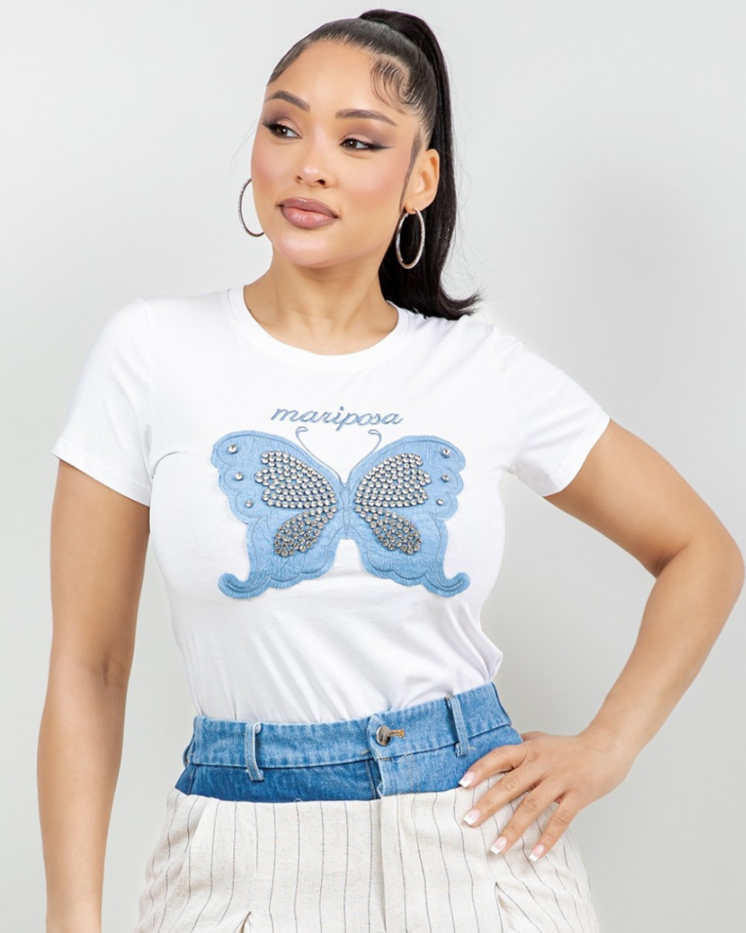 CAMISETA LA DIOSA BORDEADO MARIPOSA