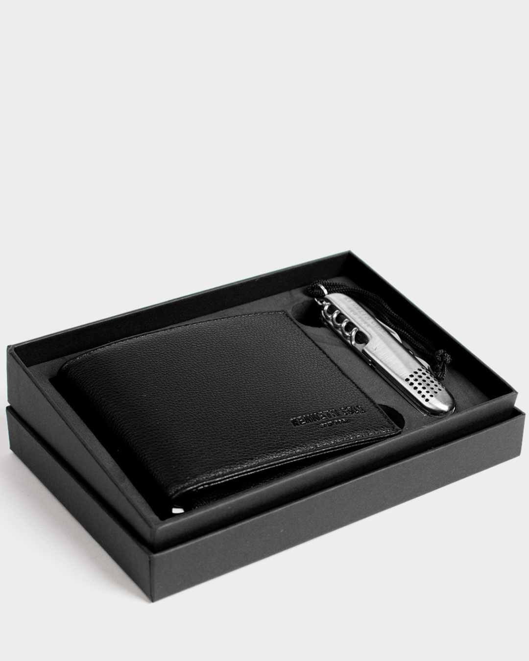 SET KENNETH COLE