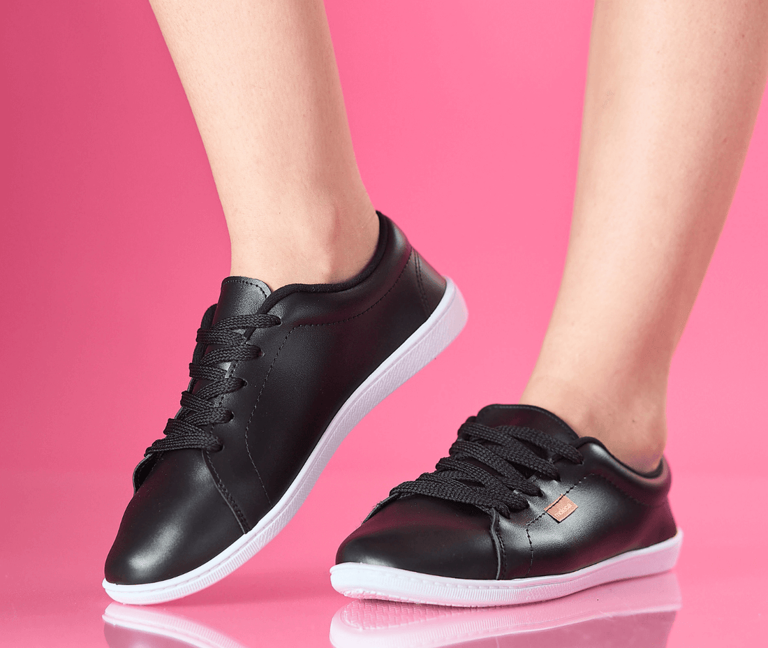 TENNIS MOLECA NEGRA PARA DAMA