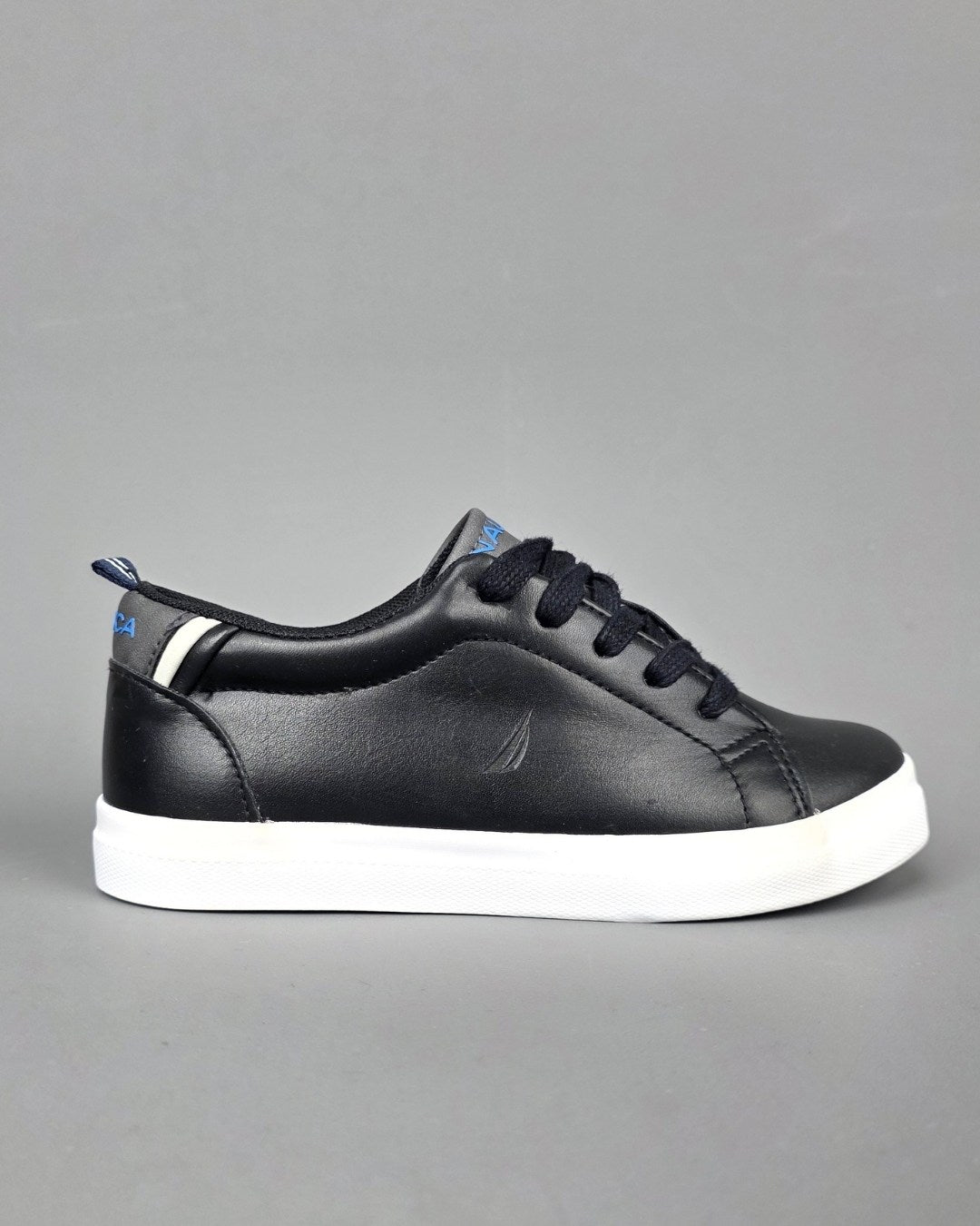 TENNIS NAUTICA NEGRA PARA NIÑO