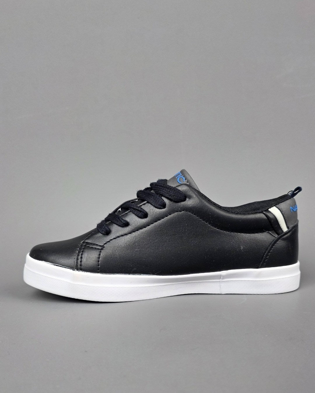 TENNIS NAUTICA NEGRA PARA NIÑO