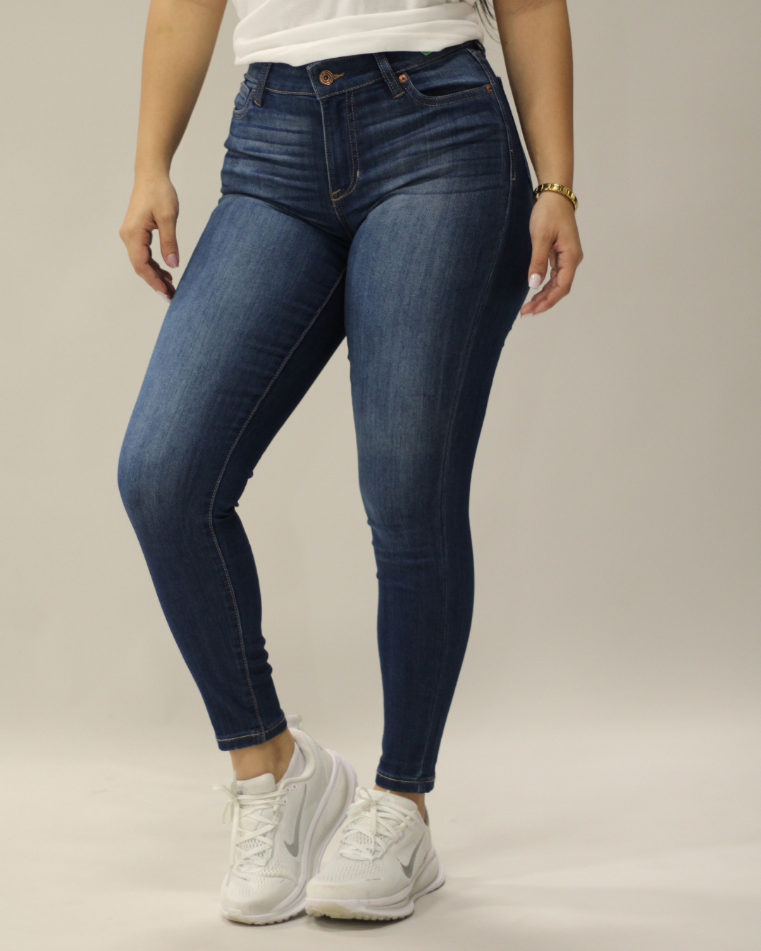 JEANS CELEBRITY PINK MID RISE SKINNY