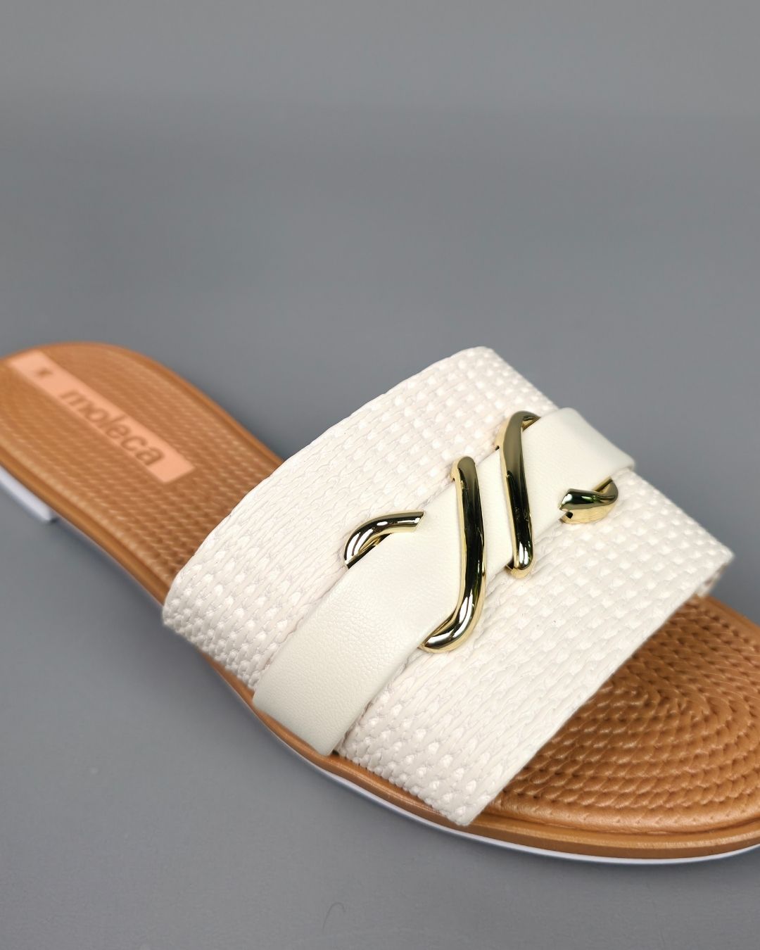 SANDALIA MOLECA FLAT BLANCA PARA DAMA