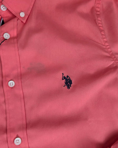 CAMISA U.S. POLO ASSN DE CABALLERO CORAL