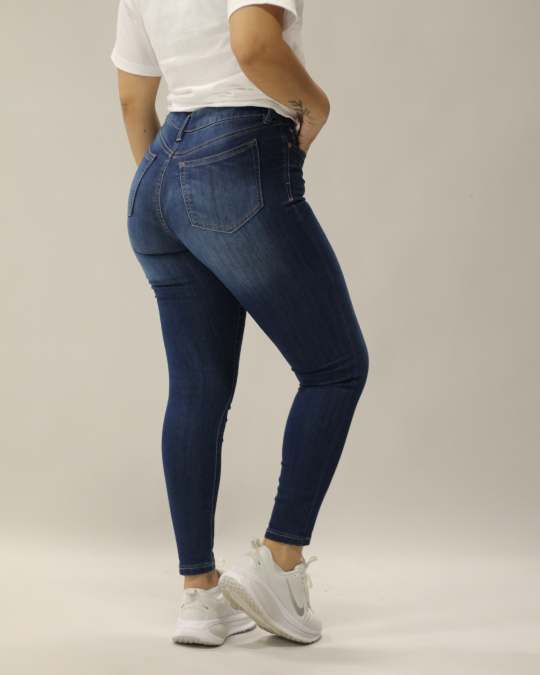 JEANS CELEBRITY PINK MID RISE SKINNY
