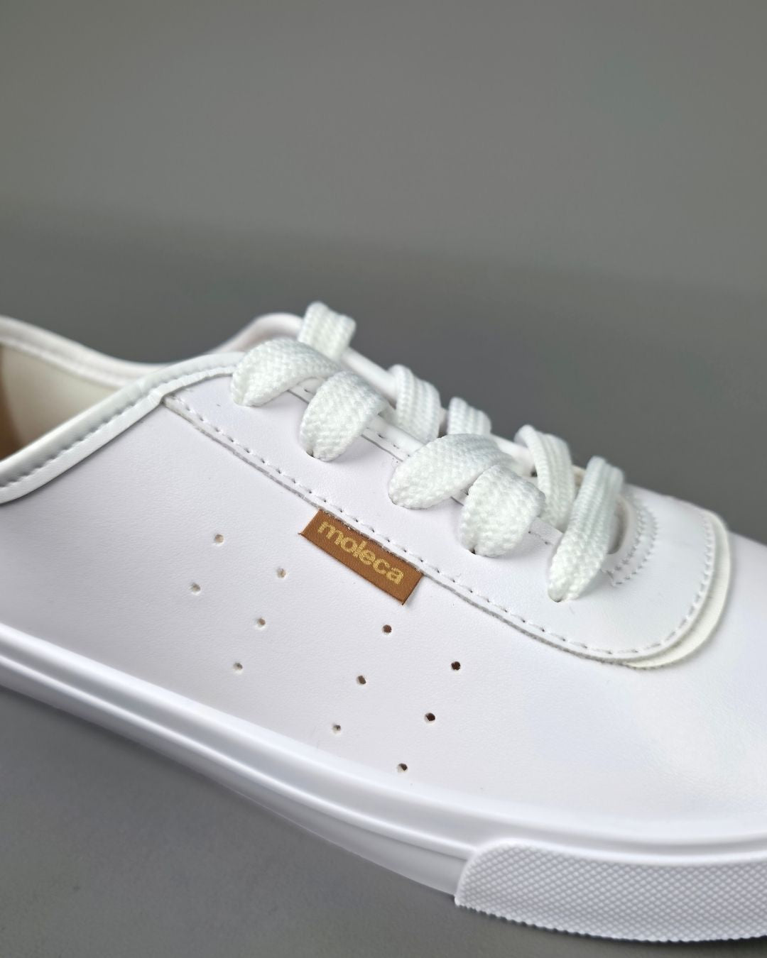 TENNIS  MOLECA BLANCA PARA DAMA