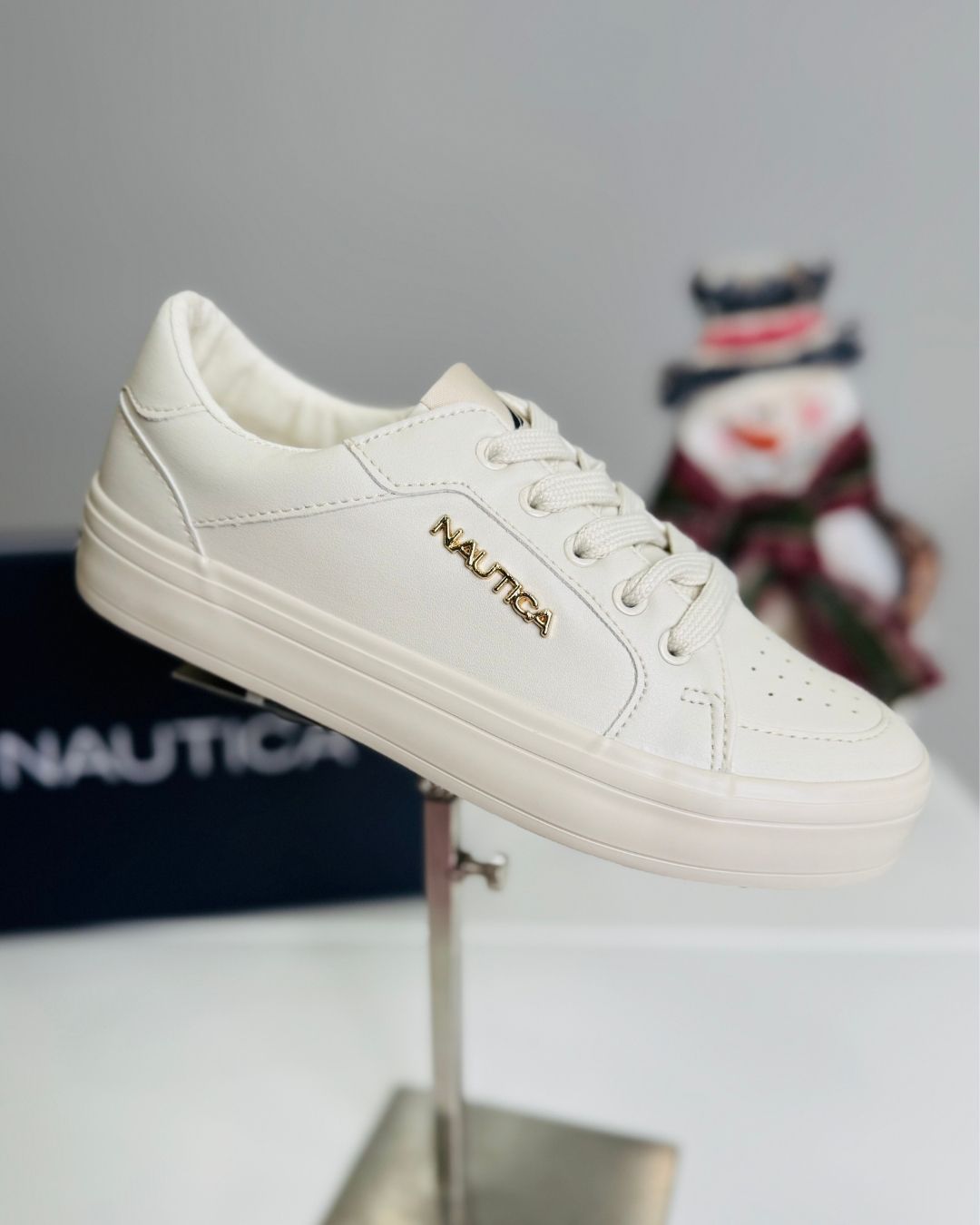 TENNIS NAUTICA BEIGE PARA DAMA