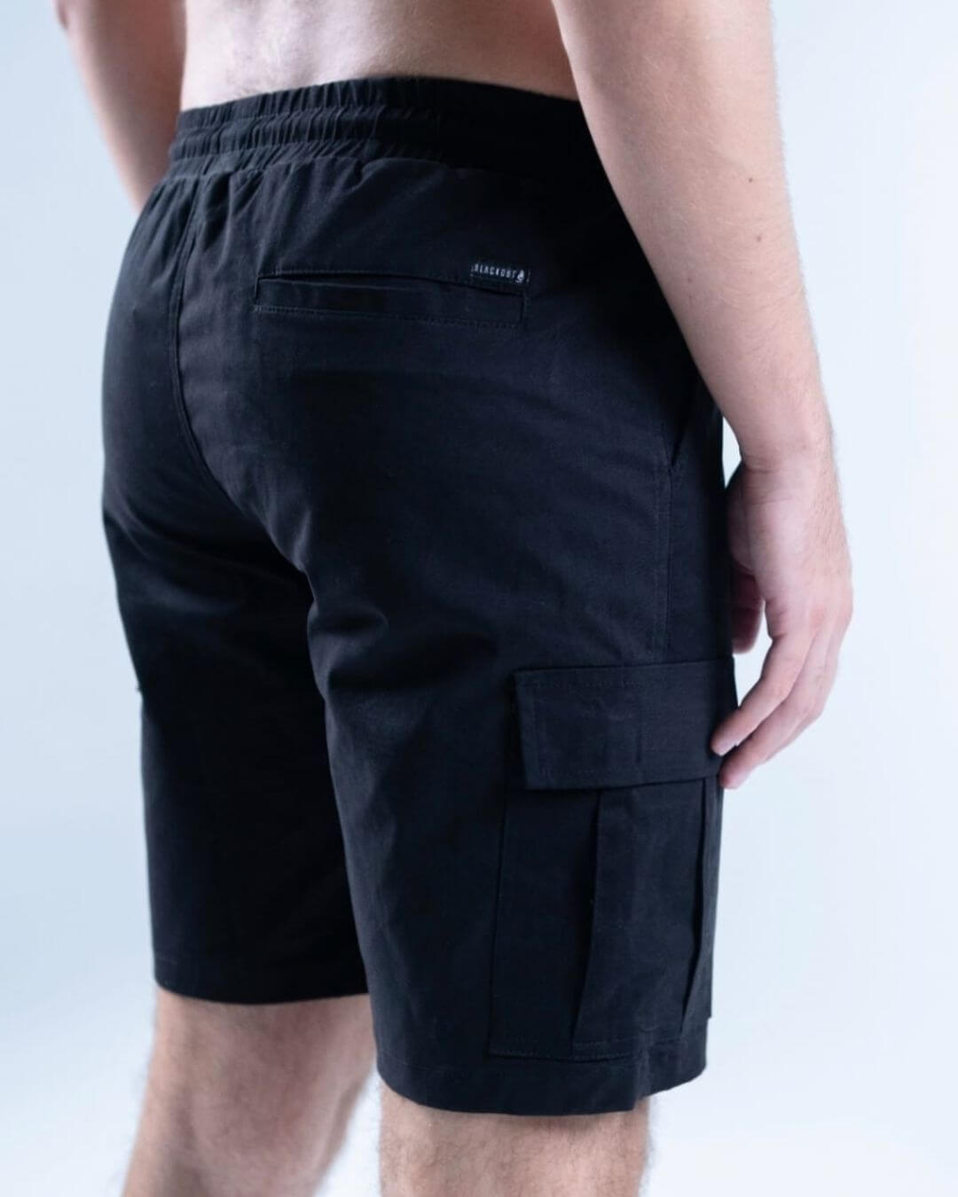 SHORT BLACKOUT NEGRO PARA CARGO
