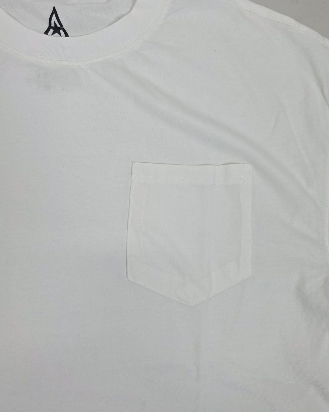 CAMISETA BLACKOUT OVERSIZE BLANCA