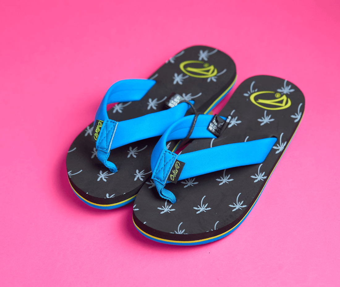SANDALIA BOLTIO NEGRAS CON AZUL DE NIÑO
