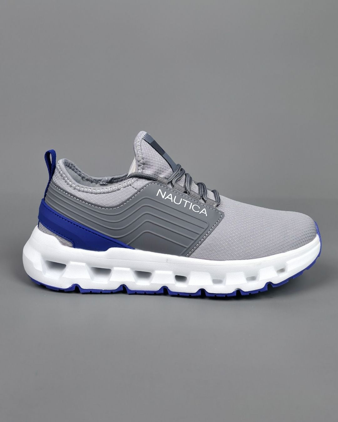 TENNIS NAUTICA DE HOMBRE GRIS