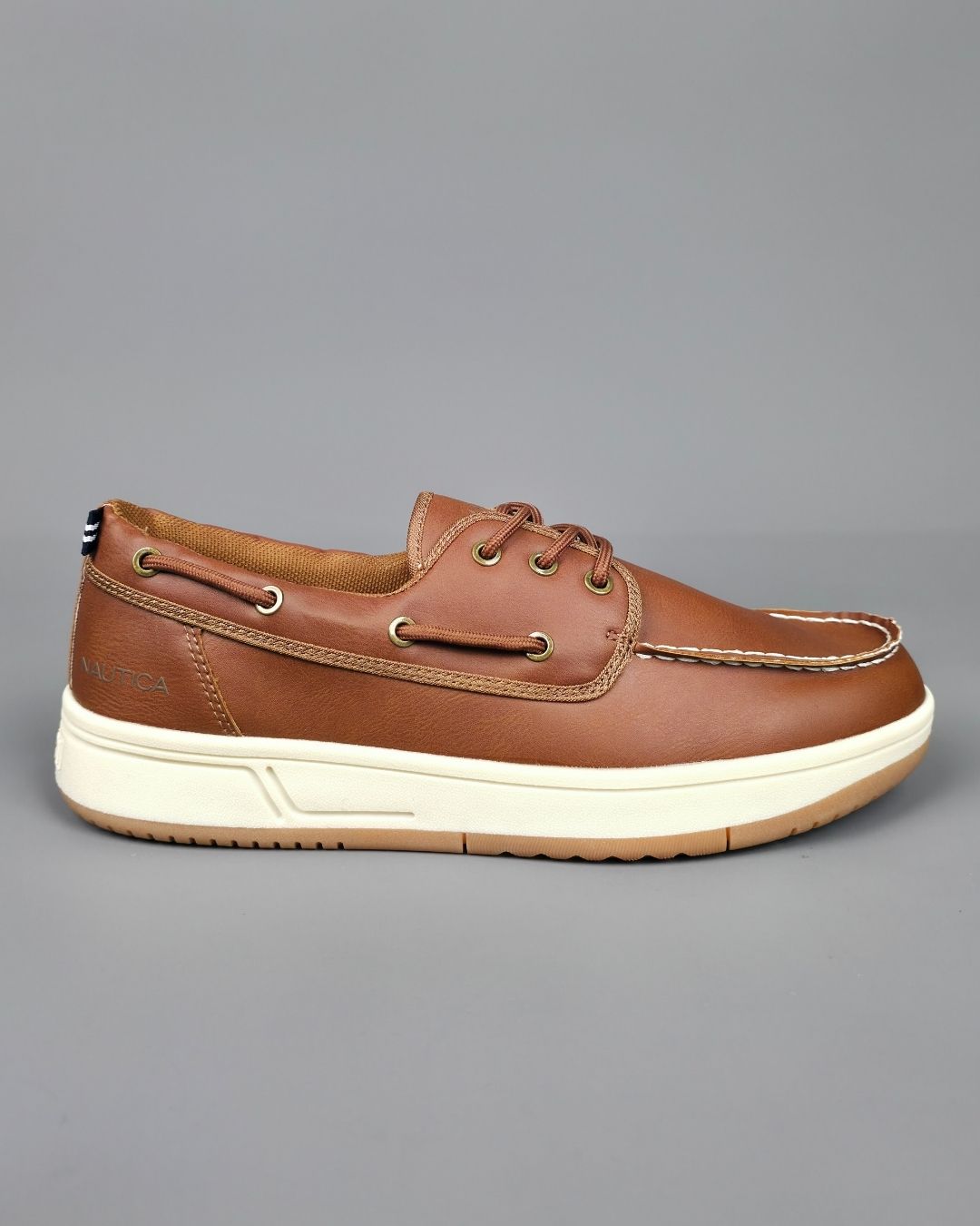 TENNIS NAUTICA DE HOMBRE CAFE