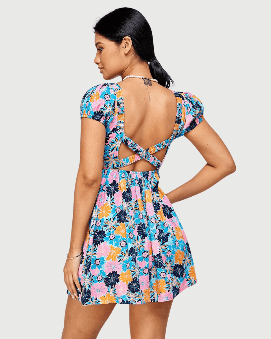 VESTIDO BLUSH CON ESPALDA DESCUBIERTA