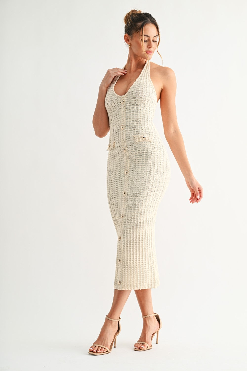 VESTIDO EVENUEL LARGO CON SIMULACIÓN DE BOTONES