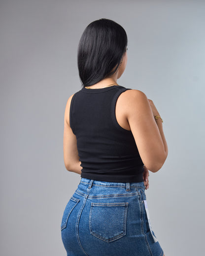 TOP DYNAMIC CUELLO REDONDO CON APERTURA