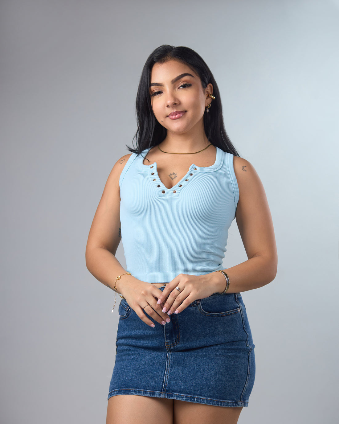 TOP DYNAMIC CUELLO REDONDO CON APERTURA