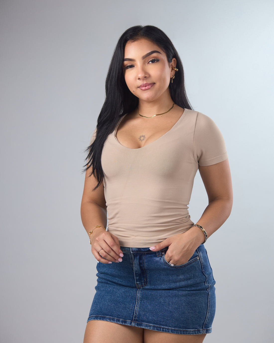 BLUSA DYNAMIC CUELLO V CON MANGAS