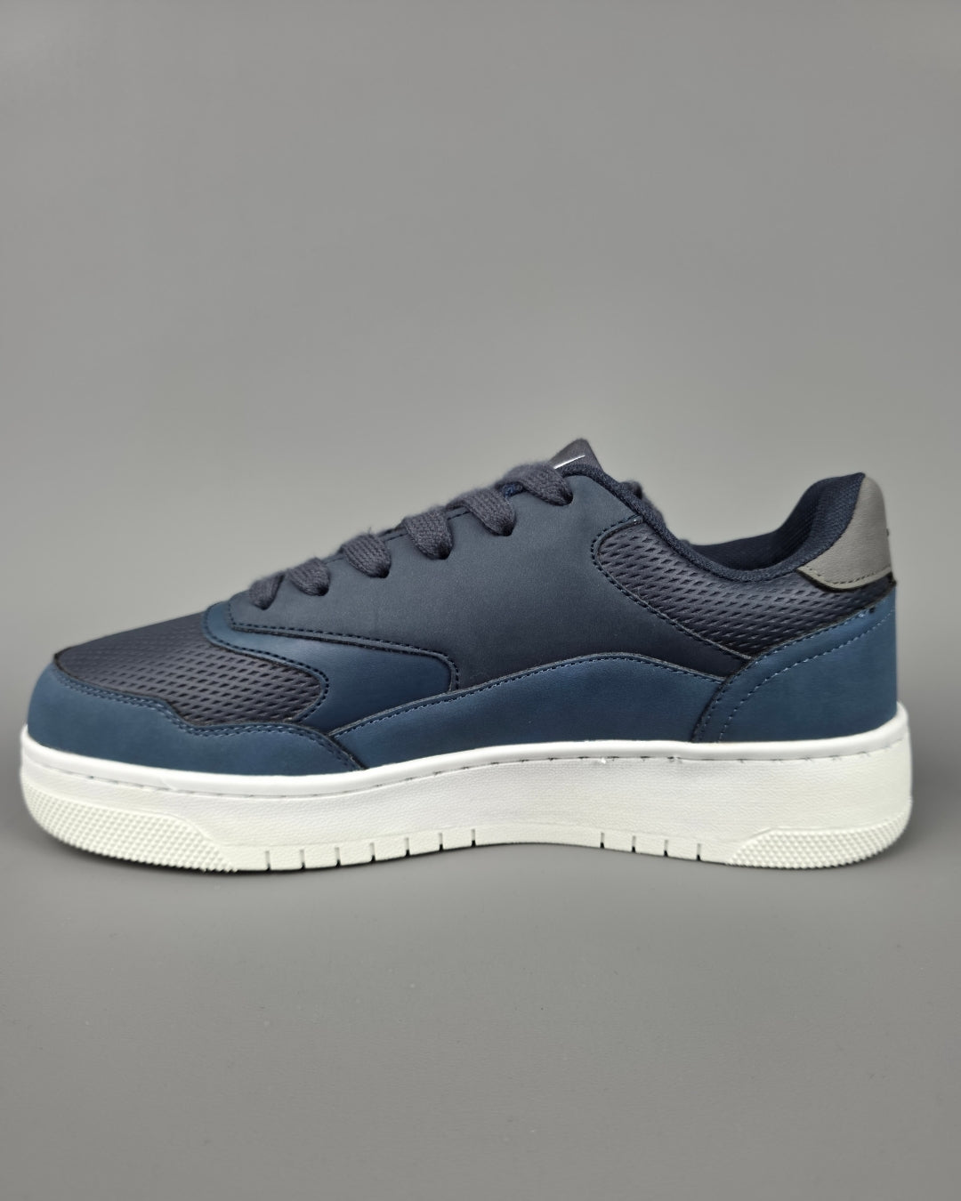 TENNIS NAUTICA AZUL OSCURO PARA CABALLERO