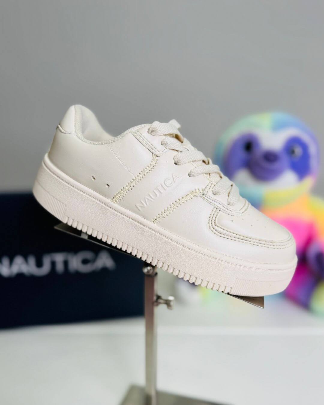 TENNIS NAUTICA BEIGE PARA NIÑA
